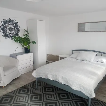 アパート Ul.powstania Wielkopolskiego 18 グディニャ