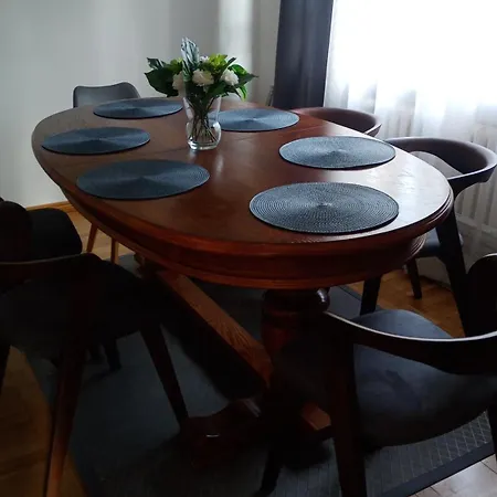 Apartment Ul.powstania Wielkopolskiego 18 *
